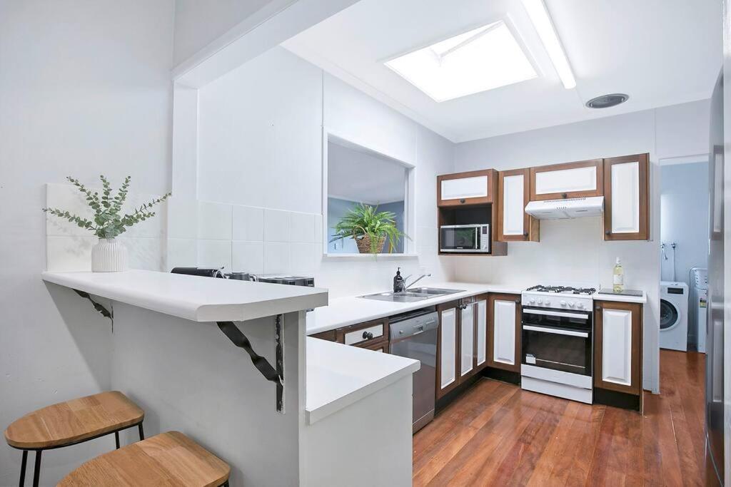 Oasis+spa Tennis Court *