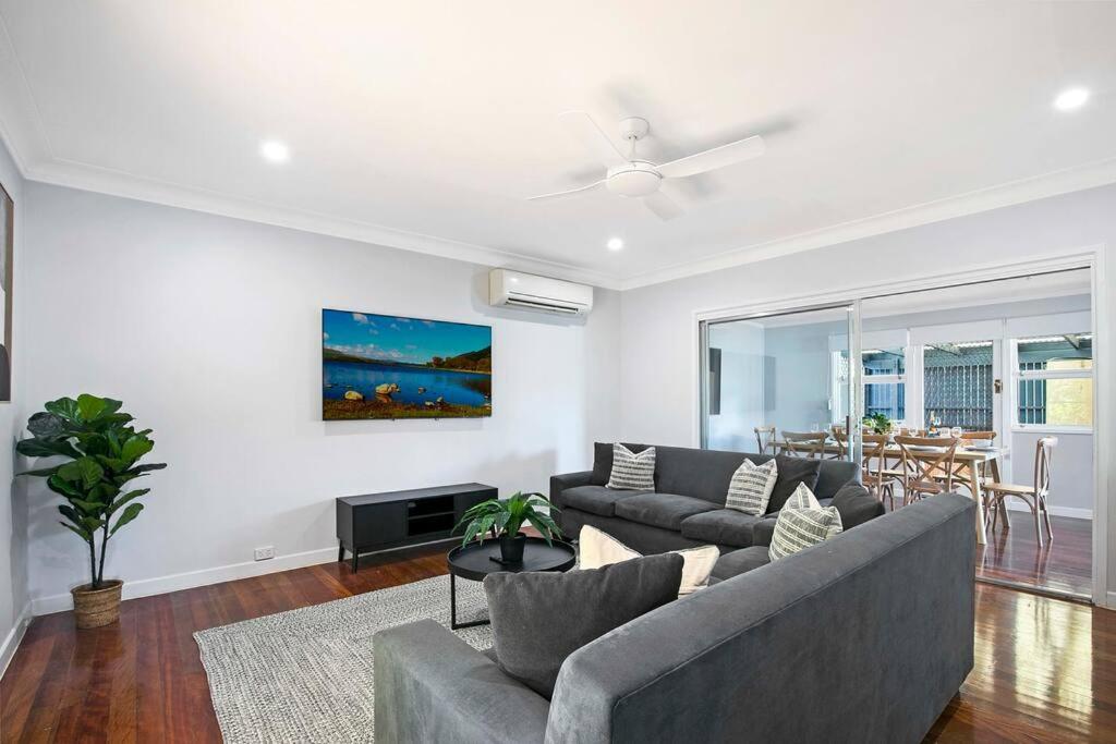 Oasis+spa Tennis Court *