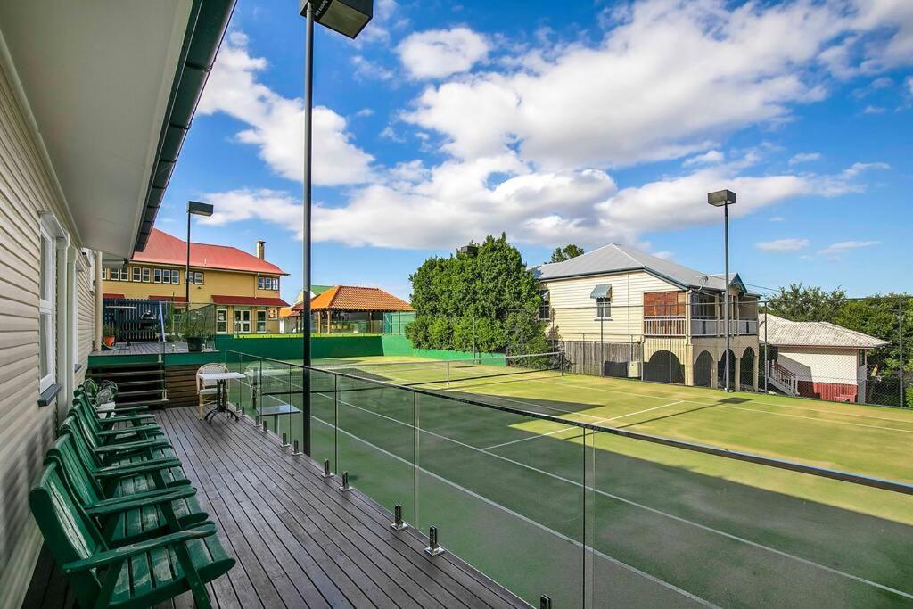 Oasis+spa Tennis Court Holiday home