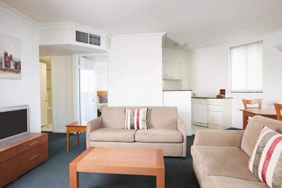 Hotel Mantra On Queen 4*