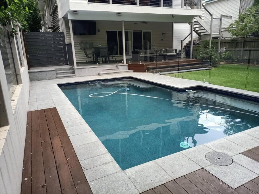 Adorable Private 2 Bedroom Guest + Pool *