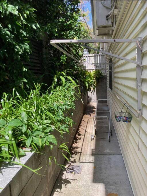 Apartment Adorable Private 2 Bedroom Guest + Pool *