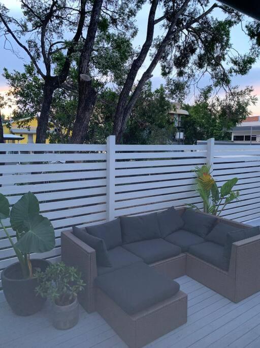 Charming 1920's 4br Freestanding Plantation Qldr.