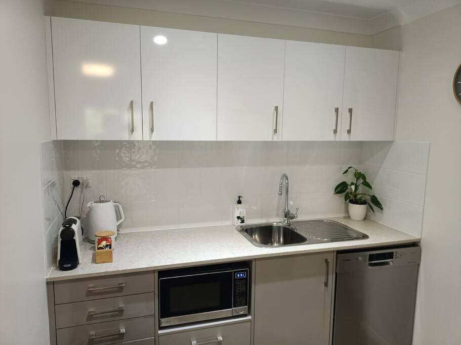 Adorable Private 2 Bedroom Guest + Pool Apartment