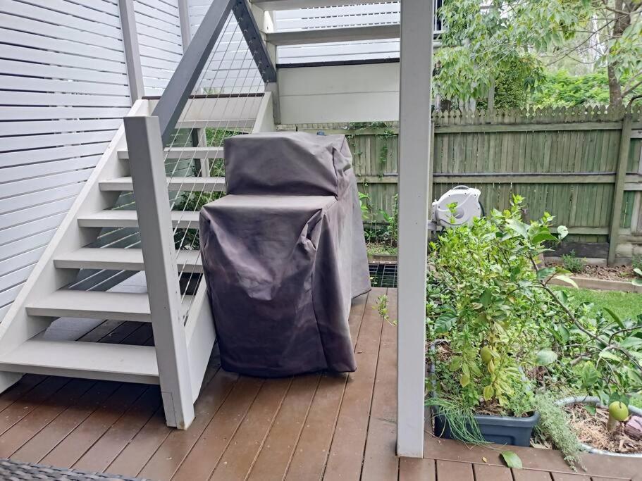 Adorable Private 2 Bedroom Guest + Pool Apartment Brisbane