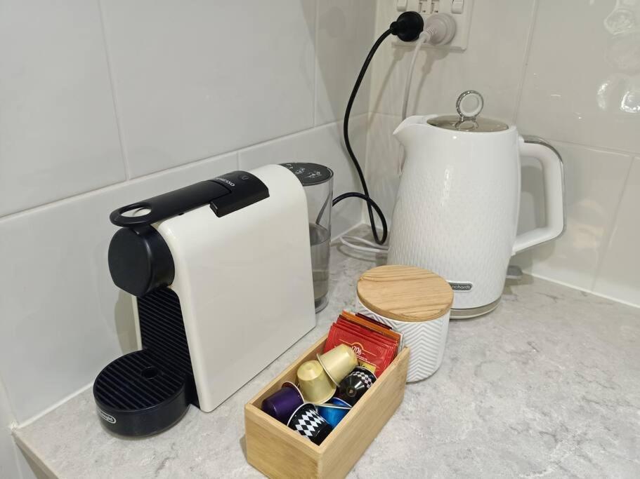 Adorable Private 2 Bedroom Guest + Pool Brisbane