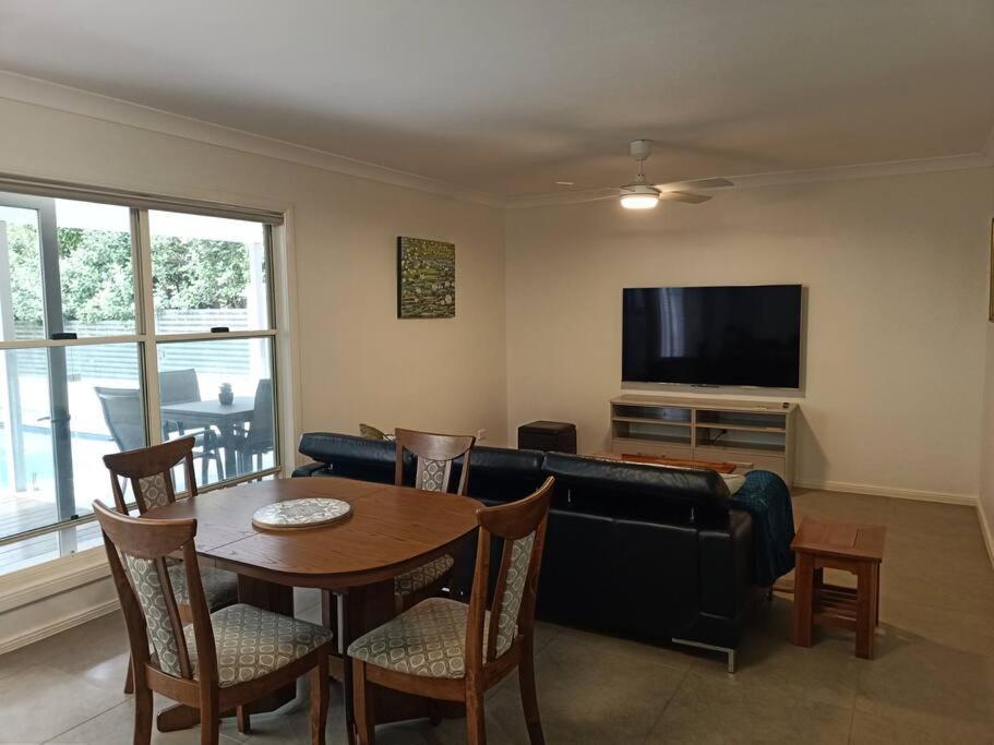 Apartment Adorable Private 2 Bedroom Guest + Pool *