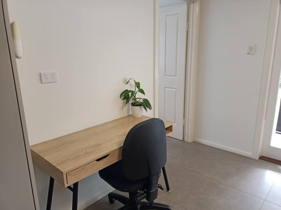 Adorable Private 2 Bedroom Guest + Pool Apartment Brisbane