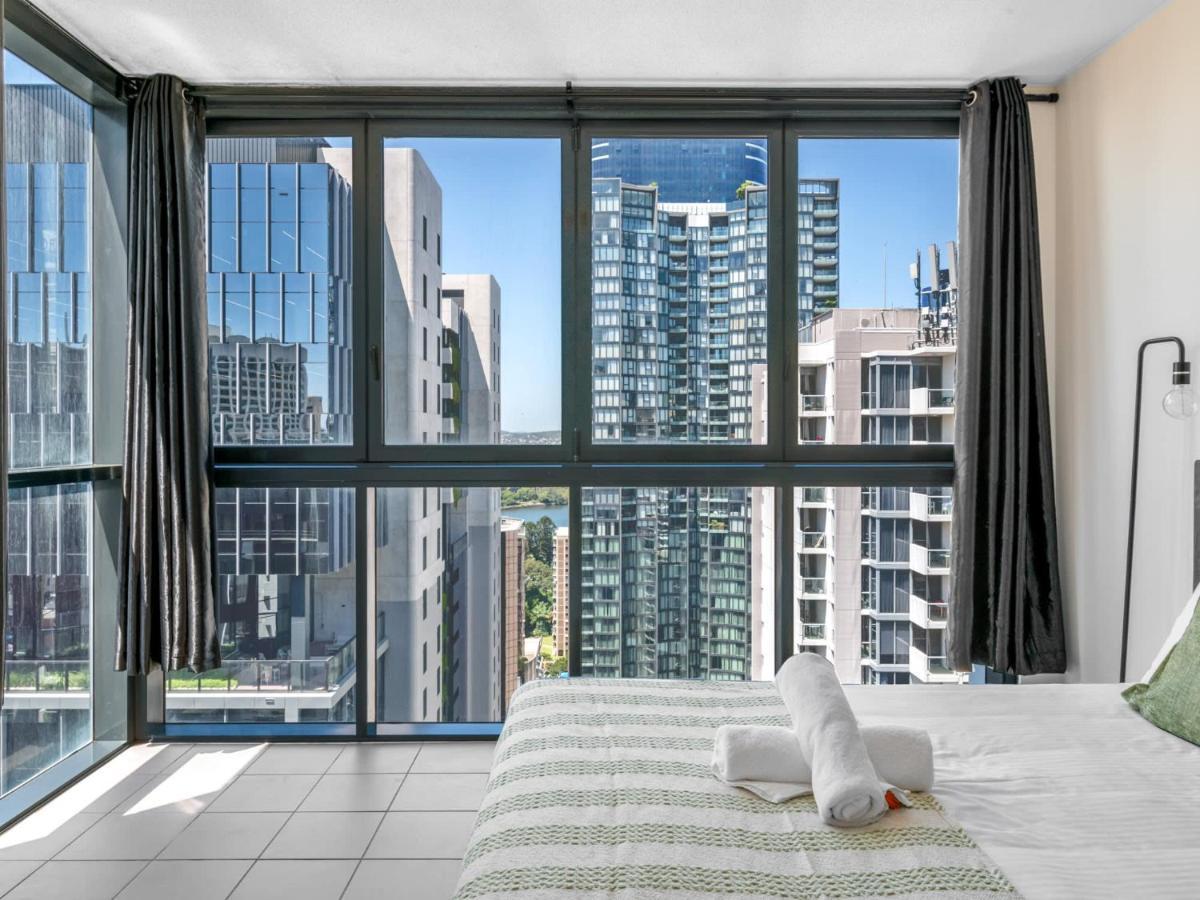 Centre 3br With Stunning Views *