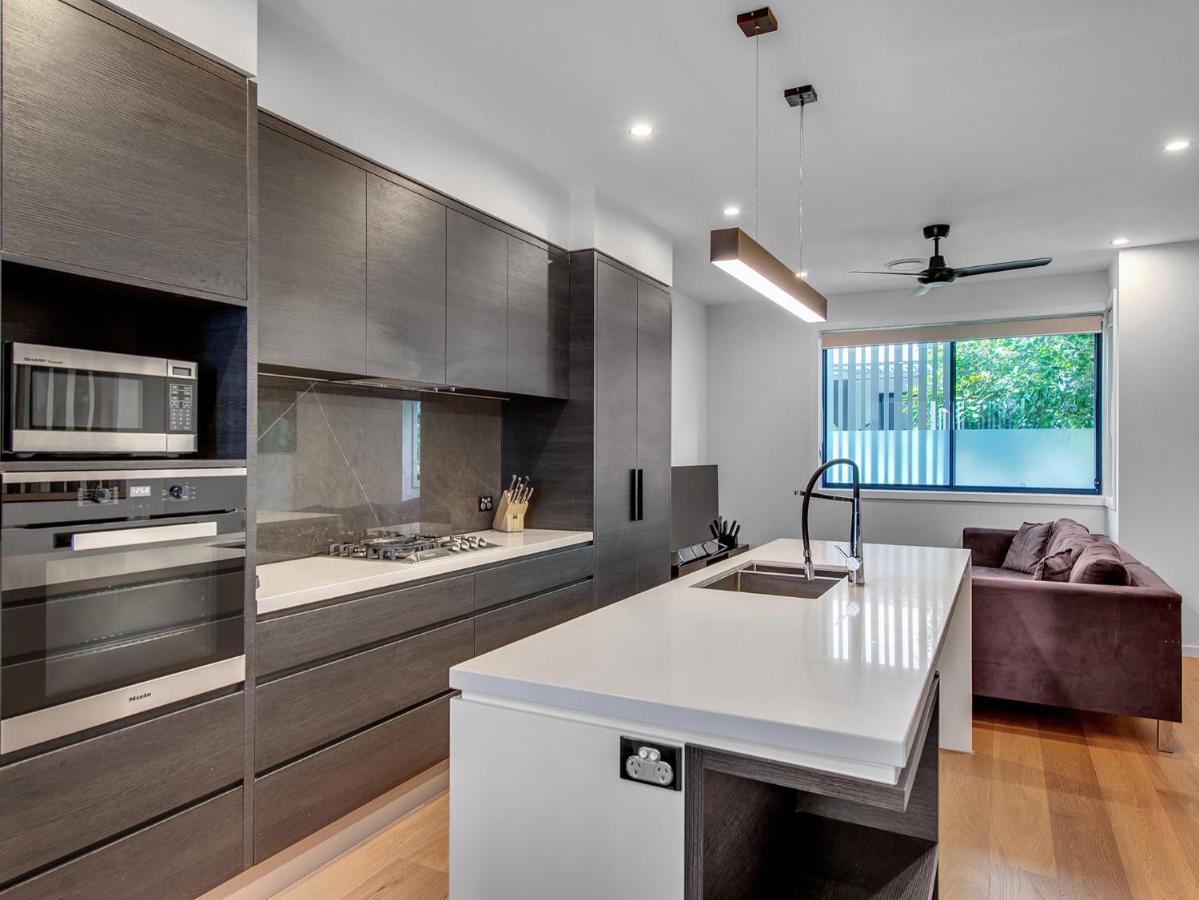 J24b - Bulimba From * Brisbane