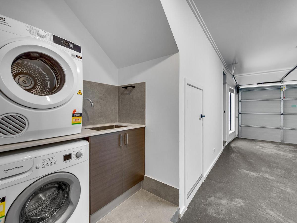 J24b - Bulimba From Apartment Brisbane