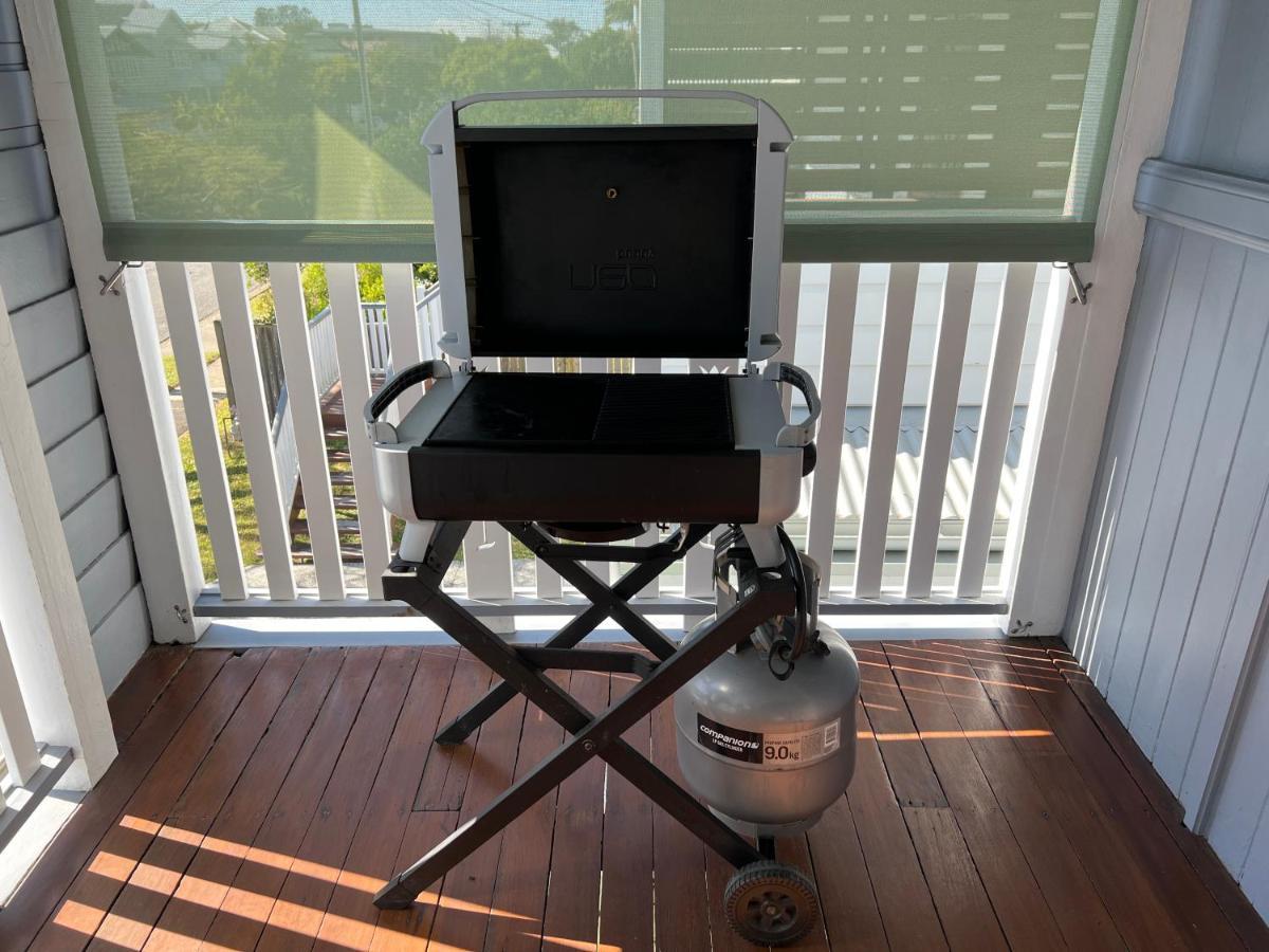 Old Queensland Charm Entire Upper Level *