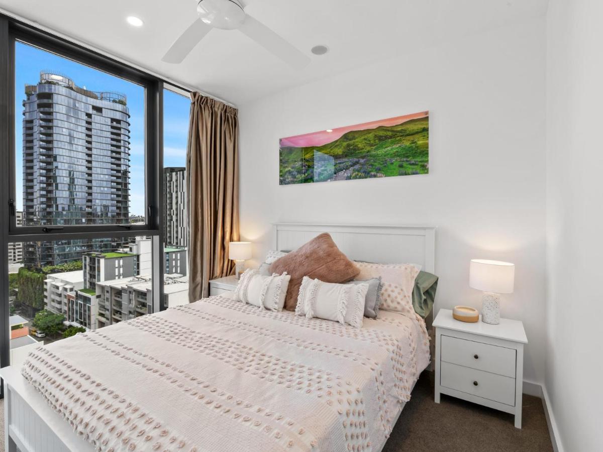 Apartment Great Views Pool High Level Boutique With Carpark