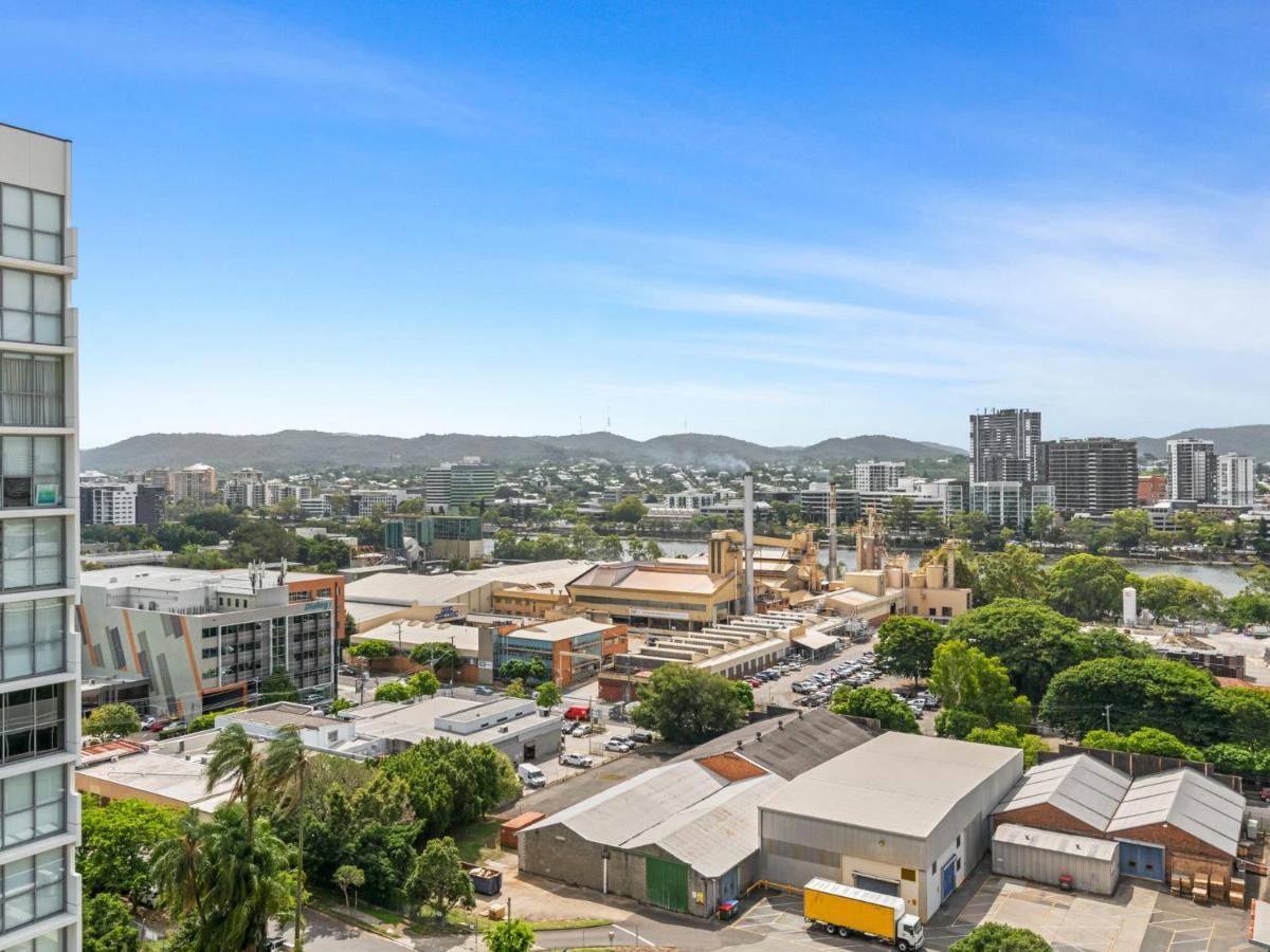 Great Views Pool High Level Boutique With Carpark