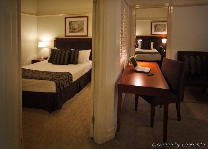 Adina Anzac Square Aparthotel 5*