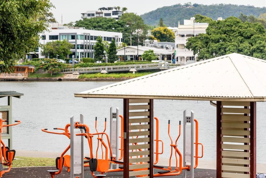 Apartment Westend 3 Bedroom Split Level Townhouse Next To River *