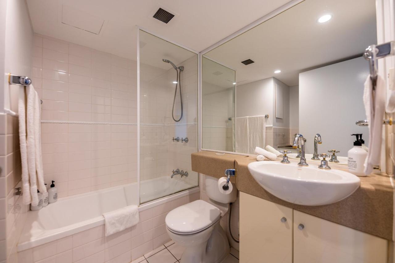 Story Bridge View With Parking And Pool Apartment Brisbane