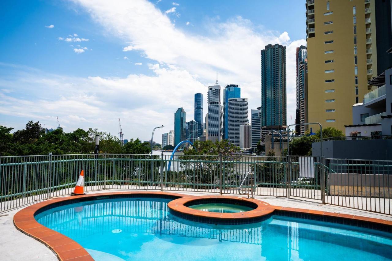 Story Bridge View With Parking And Pool Apartment *