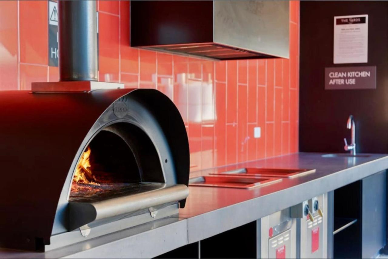 Modern Homely 2br W Parking Bowen Hills Apartment *