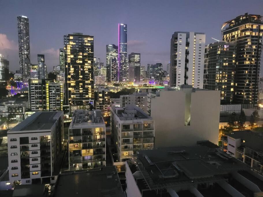 Apartment Spectacular Views, King Bd Single Bed & Parking Brisbane