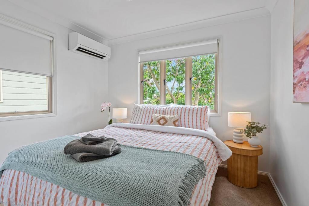 Holiday home Paddo ~ 4bed/2bath/1car/cbd Views ~ House *