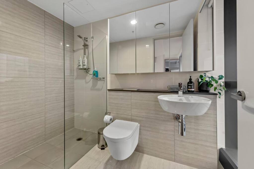 Apartment Skyhigh Executive! ~ 2bed/2bath/1car/views ~ Cbd Brisbane