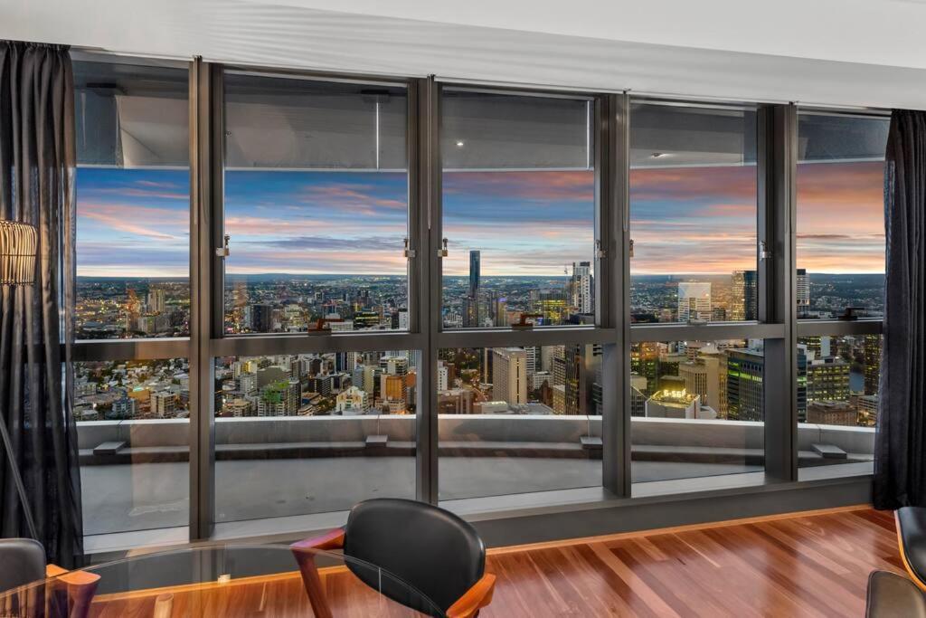 Apartment Skyhigh Executive! ~ 2bed/2bath/1car/views ~ Cbd