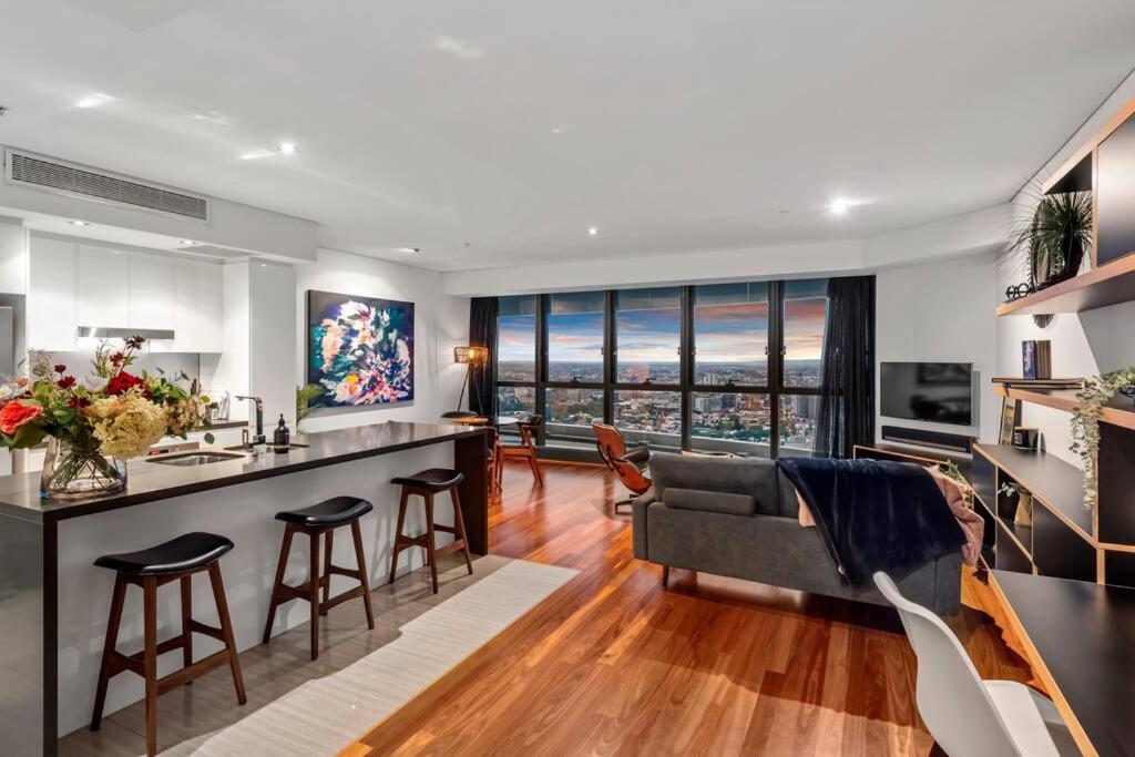 Apartment Skyhigh Executive! ~ 2bed/2bath/1car/views ~ Cbd Brisbane