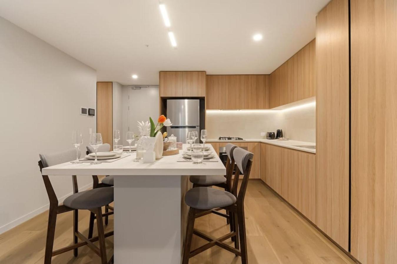 Apartment 1br Luxury At Prime Location W Carpark Brisbane