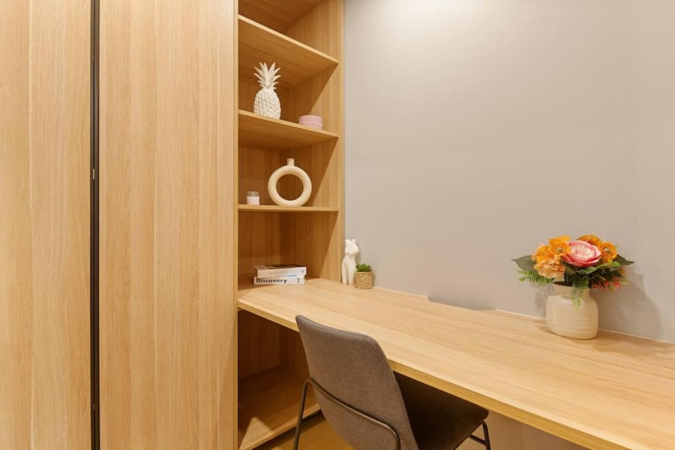 1br Luxury At Prime Location W Carpark Apartment *