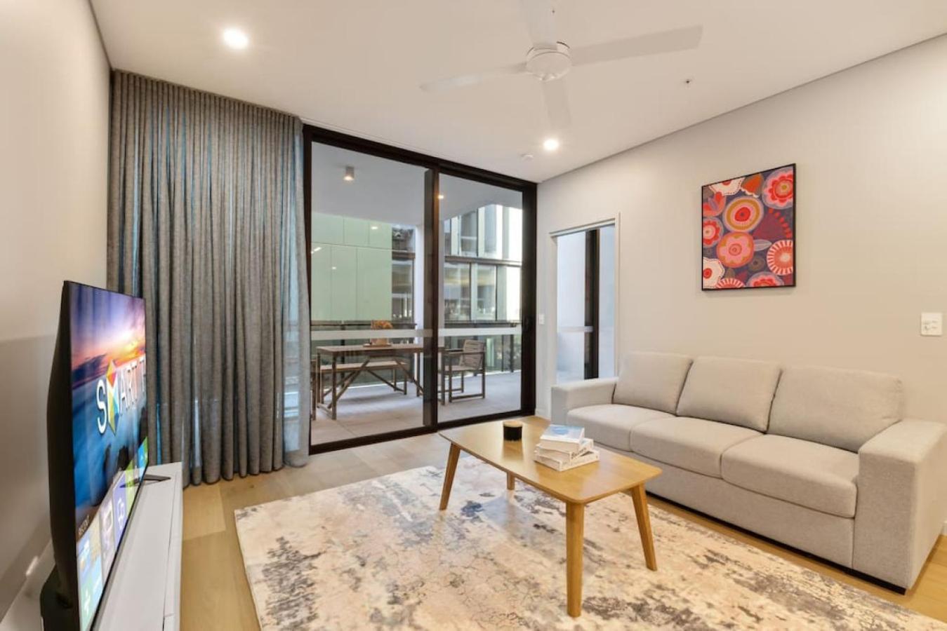 Apartment 1br Luxury At Prime Location W Carpark *