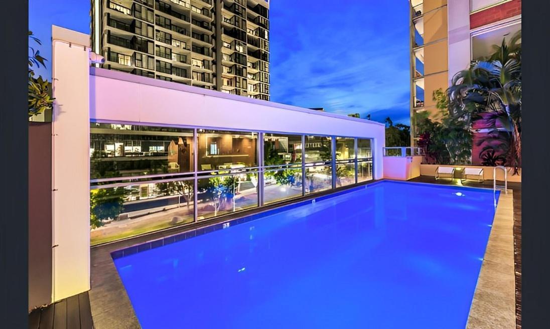 Apartment 2-bed Near Cbd With Pool, Sauna & Bbq Duplicate Brisbane