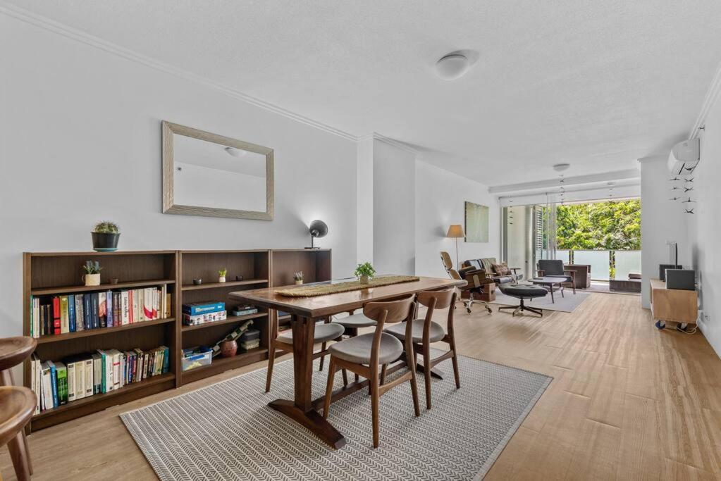 Apartment Spacious & Peaceful! 1bed/2bath/1car ~ Cbd Brisbane