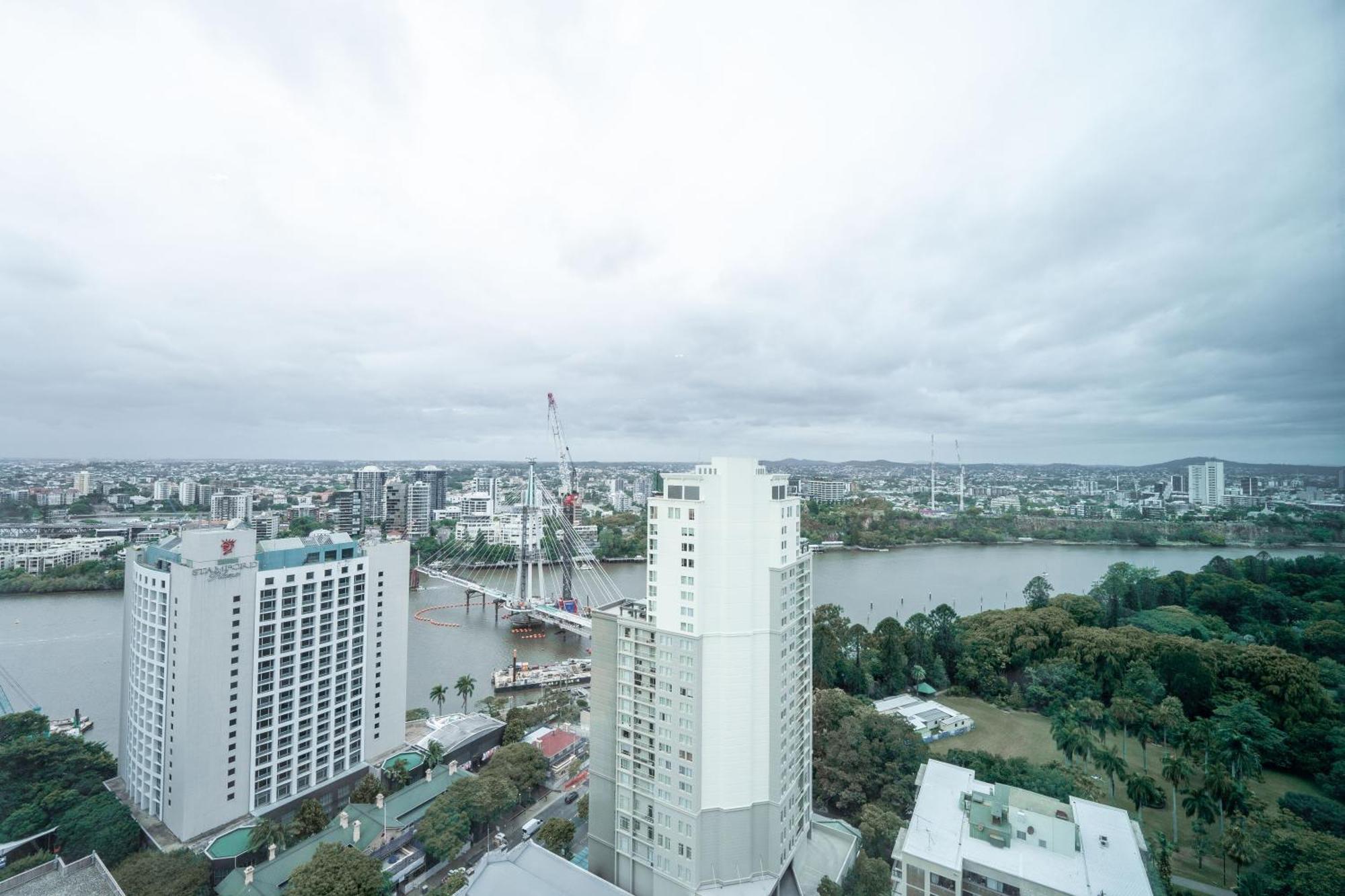 Cbd Riverview 2b1b W Shared Pool, Gym *