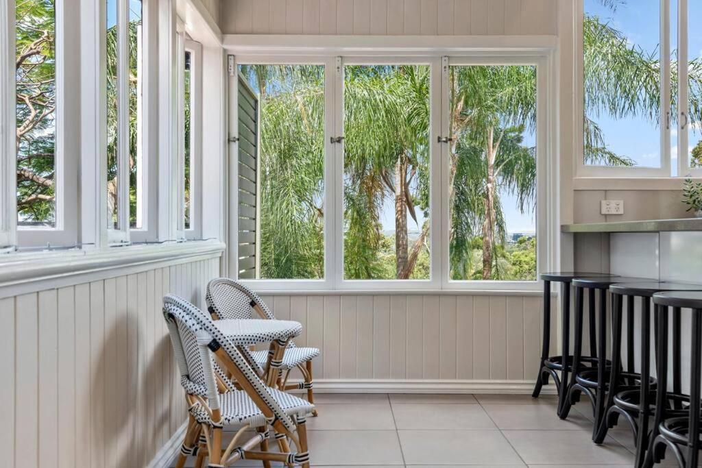 Poppy's Place! 4bed/1bath/2car/views/house ~bardon