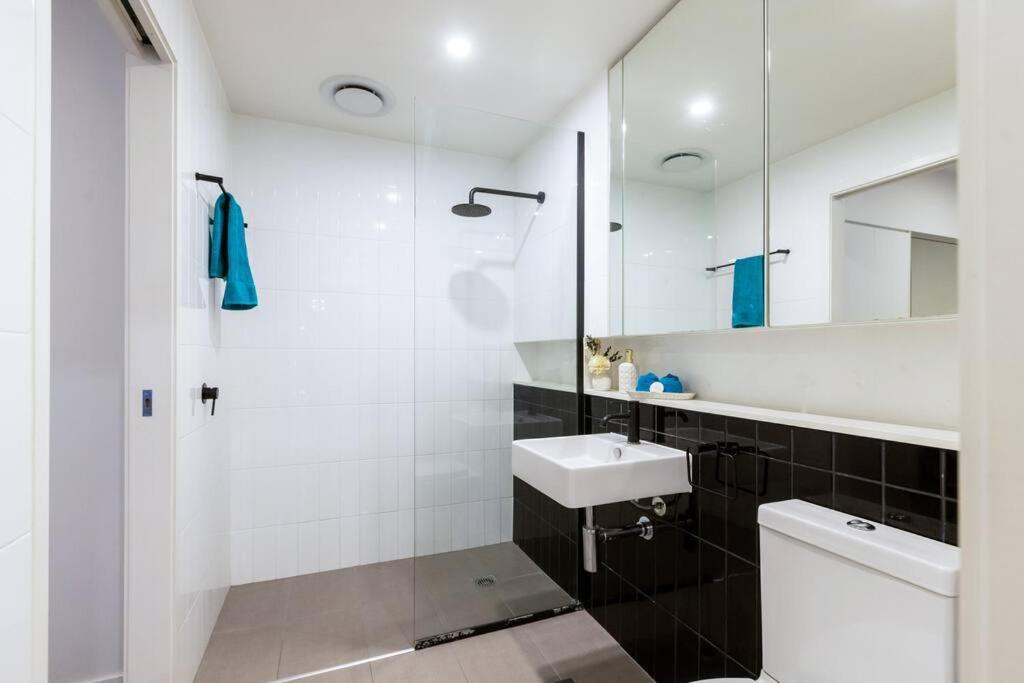 Apartment Stylish 1br W Infinite Pool In South