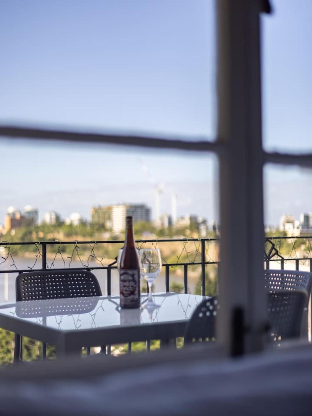 Riverside Heritage Chateau 2br South Brisbane