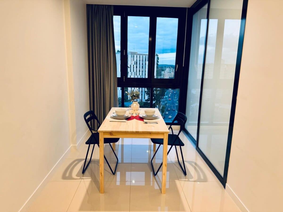 Apartment Cassa Toowong - Convenient 1b At Location With Parking Managed By The Cassa