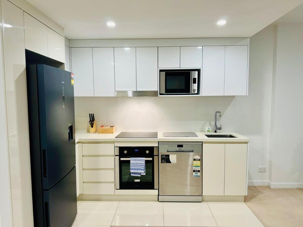 Apartment Cassa Toowong - Convenient 1b At Location With Parking Managed By The Cassa