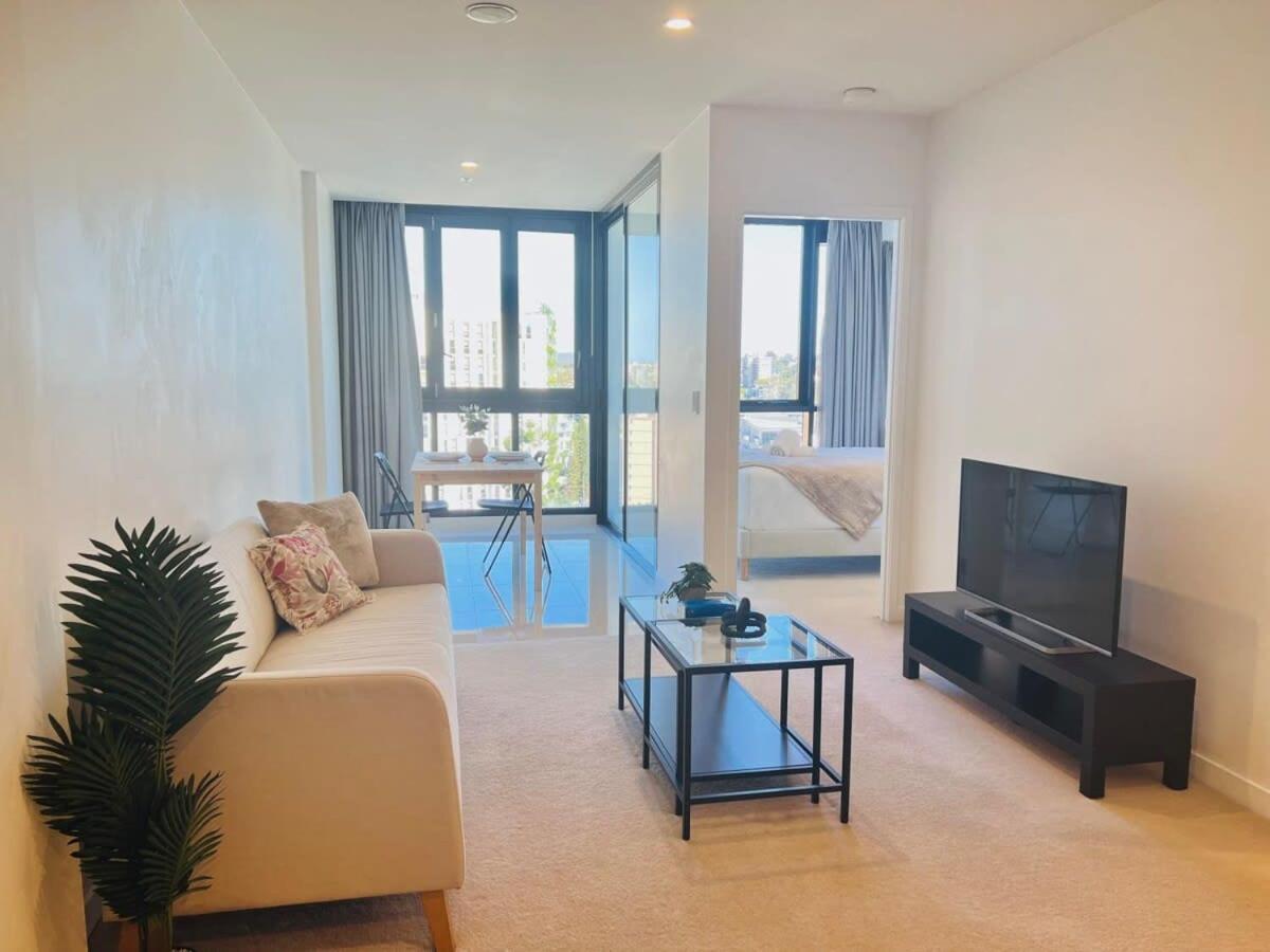 Cassa Toowong - Convenient 1b At Location With Parking Managed By The Cassa Brisbane