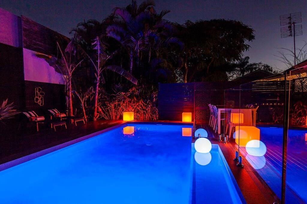 Villa Stunning Tropical Oasis Free Parking