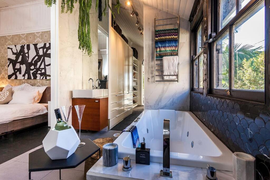 Stunning Tropical Oasis Free Parking Villa *