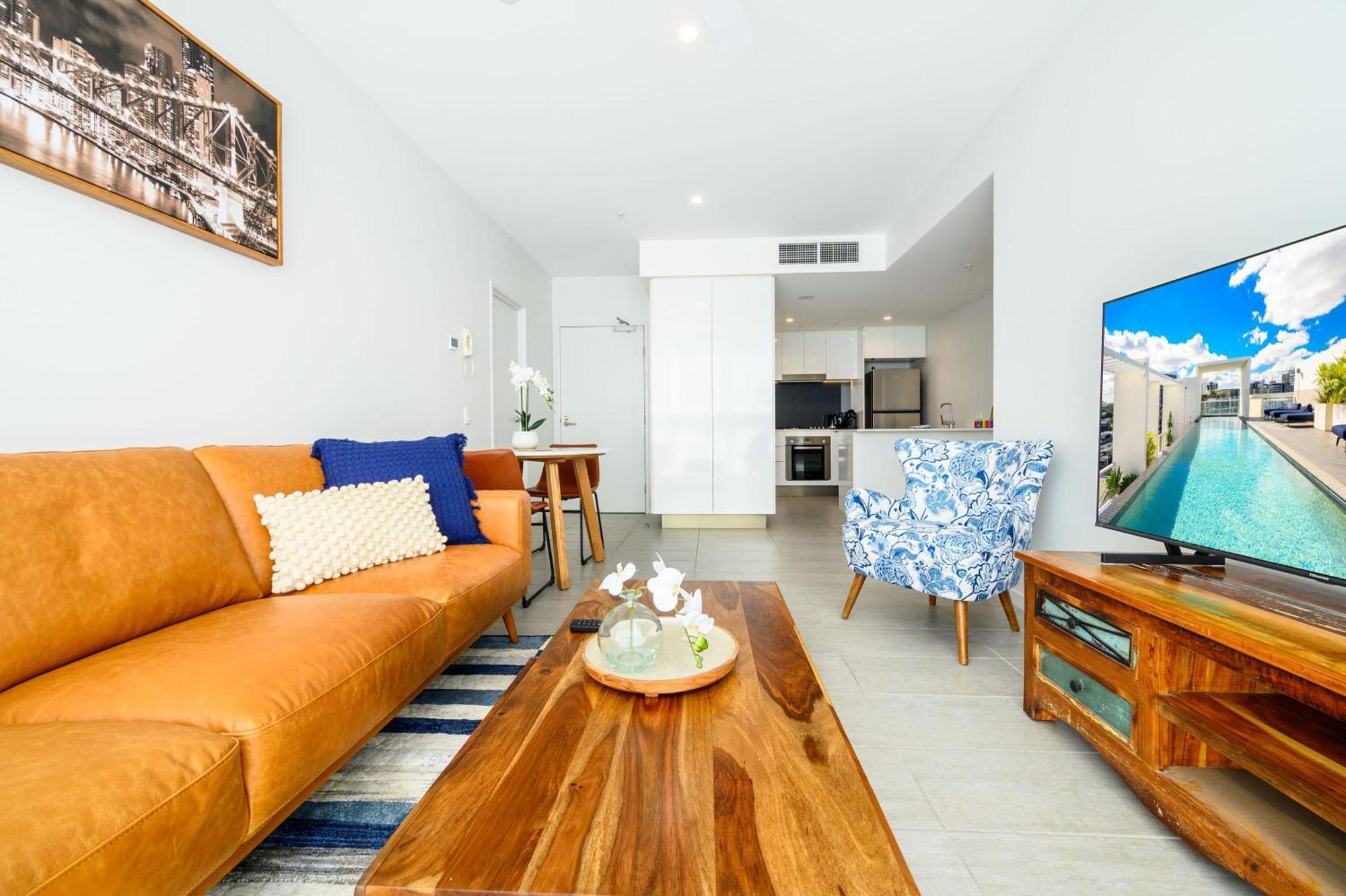 Oasis Stylish With Gym Rooftop Pool Brisbane