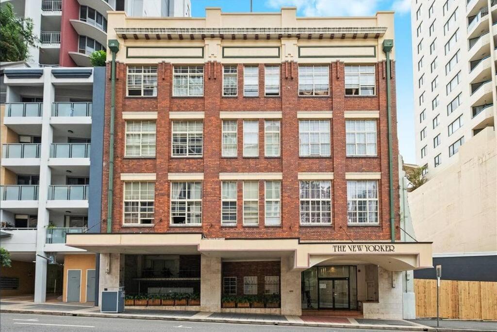 Cool New Yorker Cbd Apartment