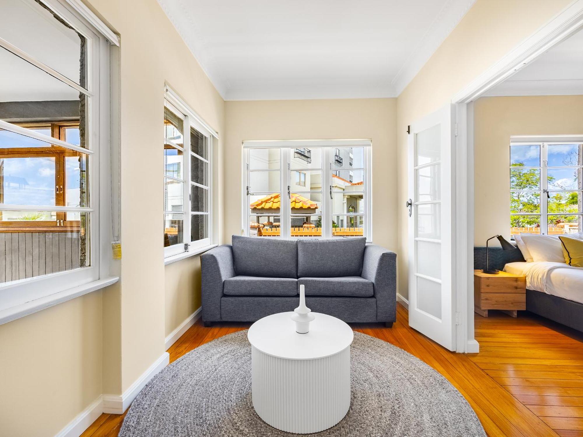 Apartment Riverside Heritage Chateau/convenient/free Carpark