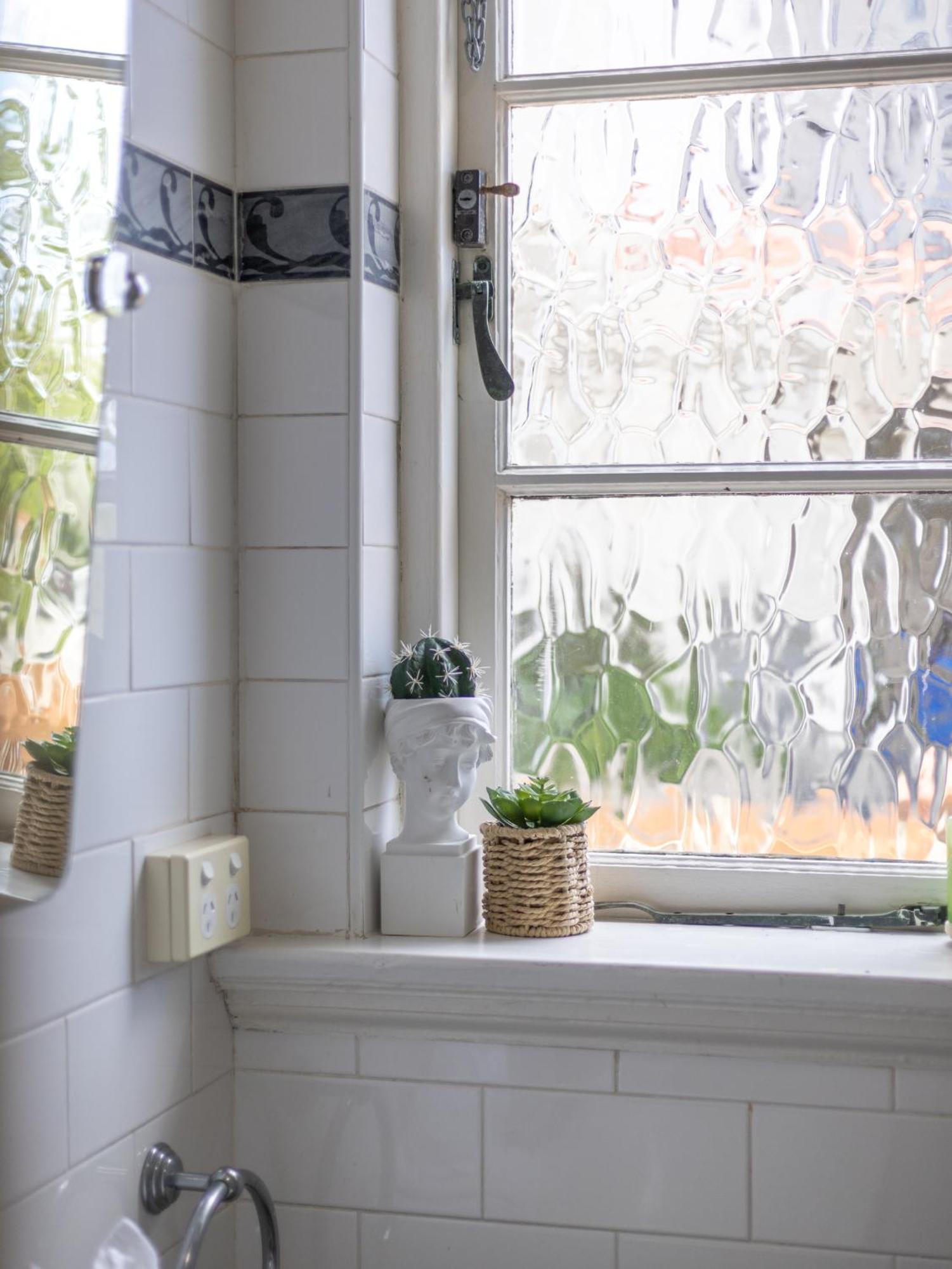 Riverside Heritage Chateau/convenient/free Carpark