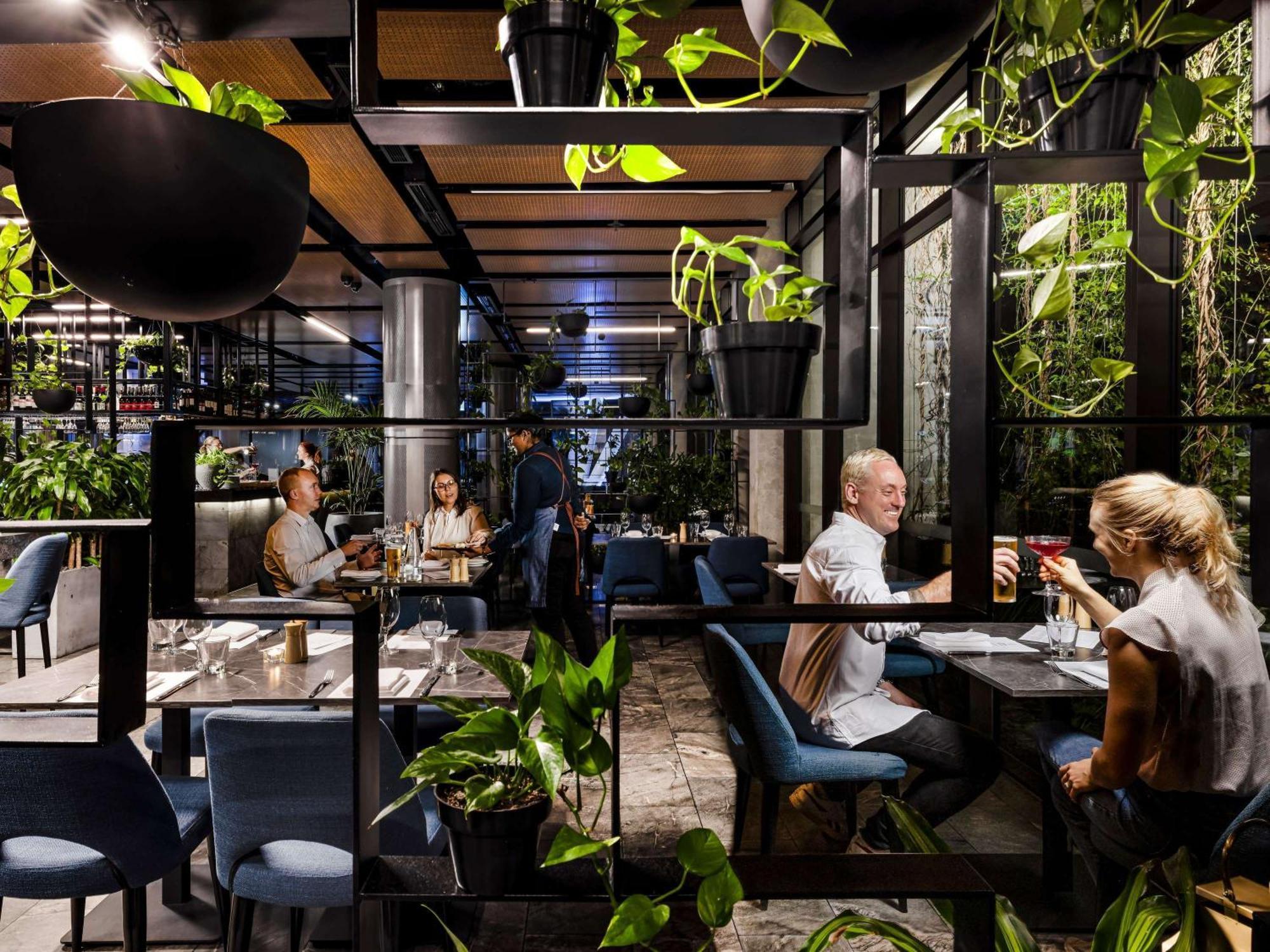 Novotel South Bank Hotel 4*