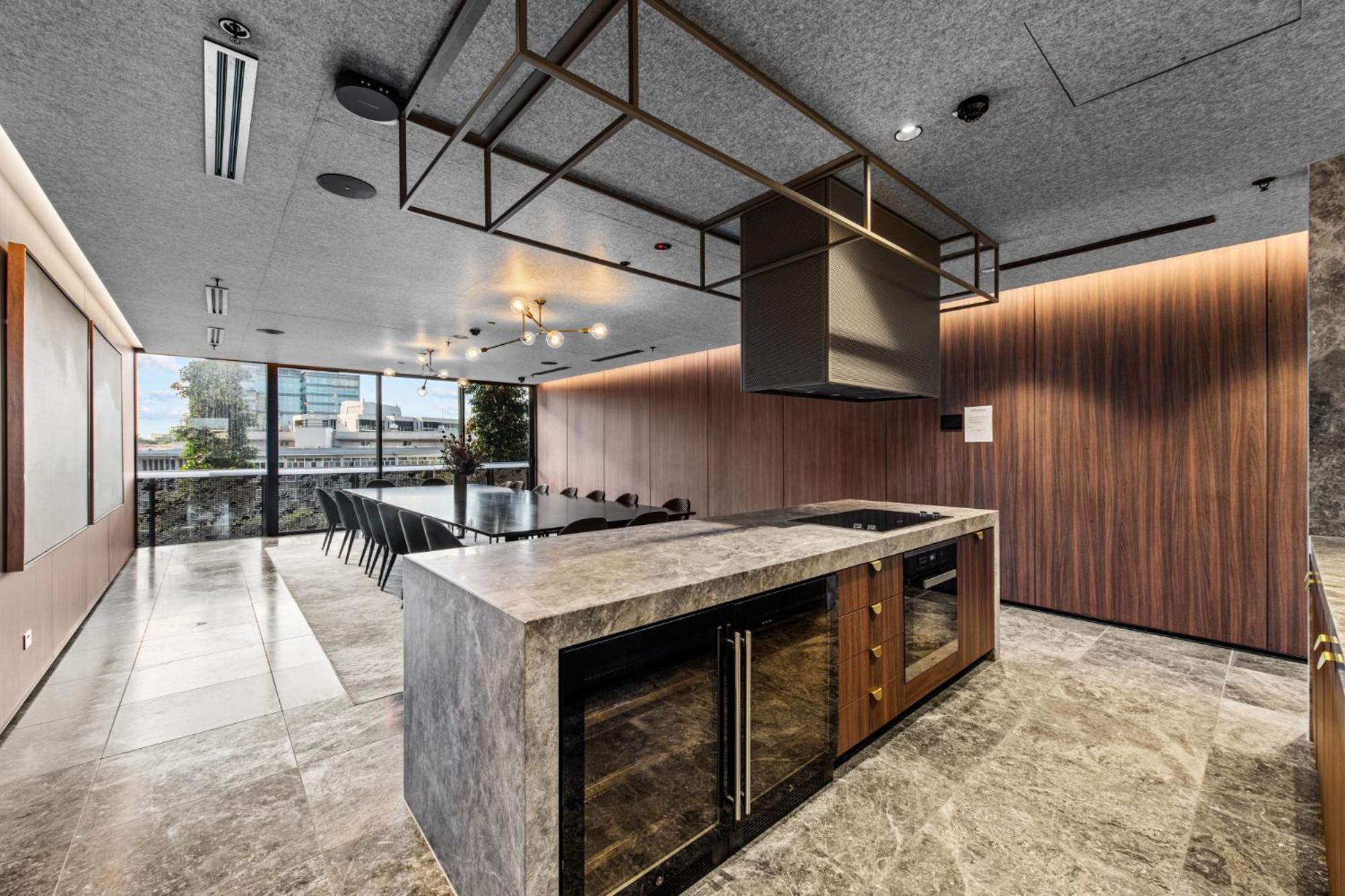 Apartment Spacious 1-bed Unit With Rooftop Infinity Pool *