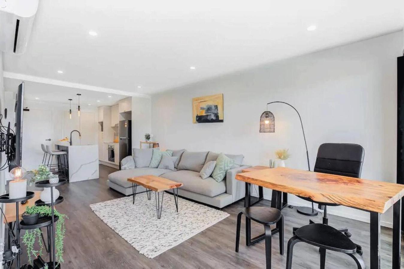 Apartment Modern 2-bed 2-bath - Walk To Hospital & Westfield *