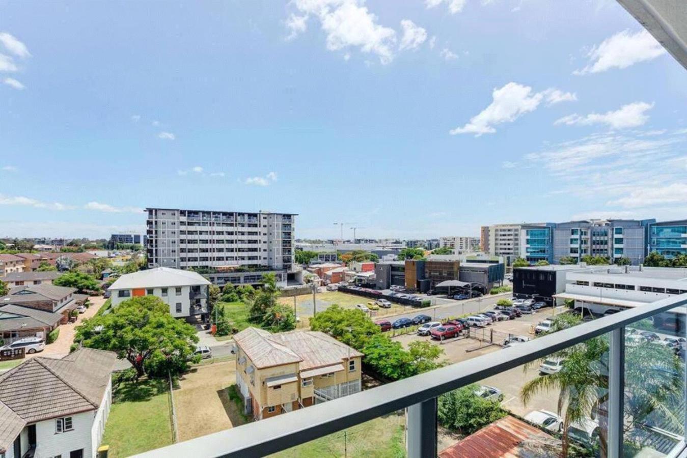 Apartment Modern 2-bed 2-bath - Walk To Hospital & Westfield *